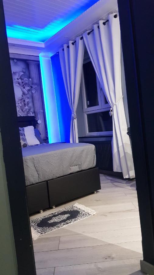 Le Petit Luxembourg Daire Montignies-sur-Sambre Dış mekan fotoğraf