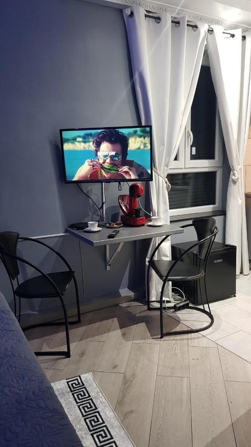 Le Petit Luxembourg Daire Montignies-sur-Sambre Dış mekan fotoğraf