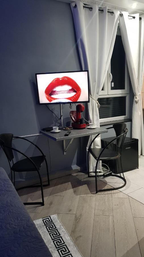 Le Petit Luxembourg Daire Montignies-sur-Sambre Dış mekan fotoğraf